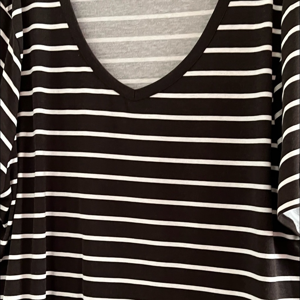 EUC 2XL LuLaRoe Iris